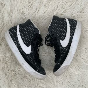 Nike Blazer 77 Polka Dot Swoosh Shoes Youth Size 5